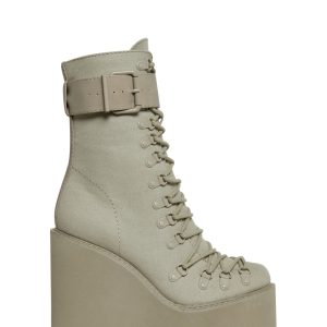 Traitor Boots - Beige