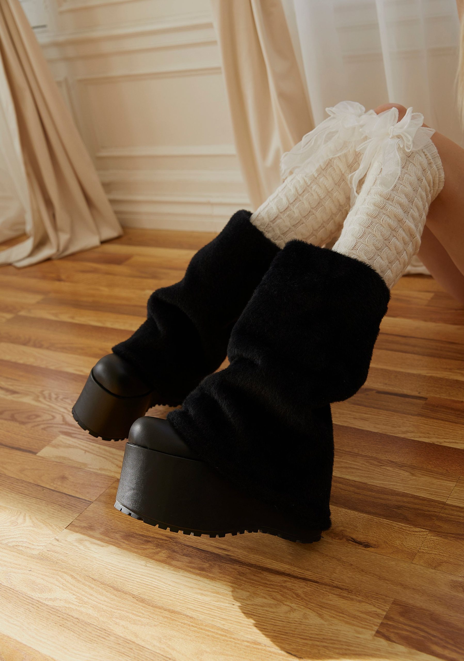 Snuggle Wonderland Platform Boots - Black - Image 6