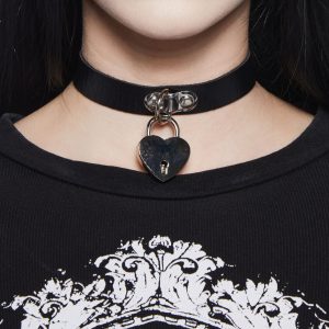 Unlock Me Heart Choker - Black